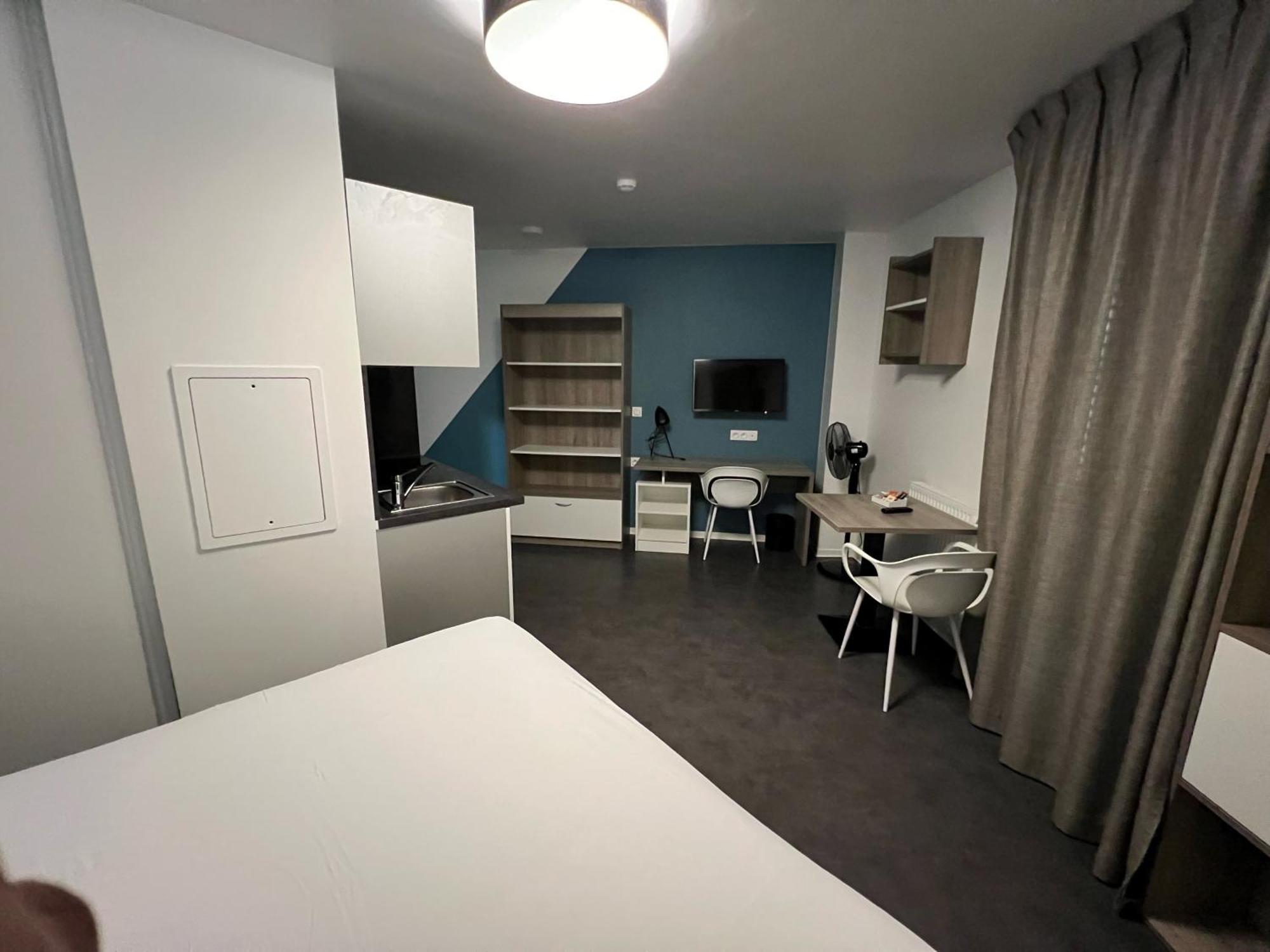 All Suites Appart Hotel Massy Palaiseau Luaran gambar