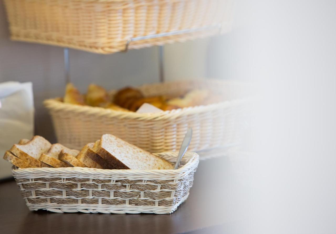 All Suites Appart Hotel Massy Palaiseau Luaran gambar